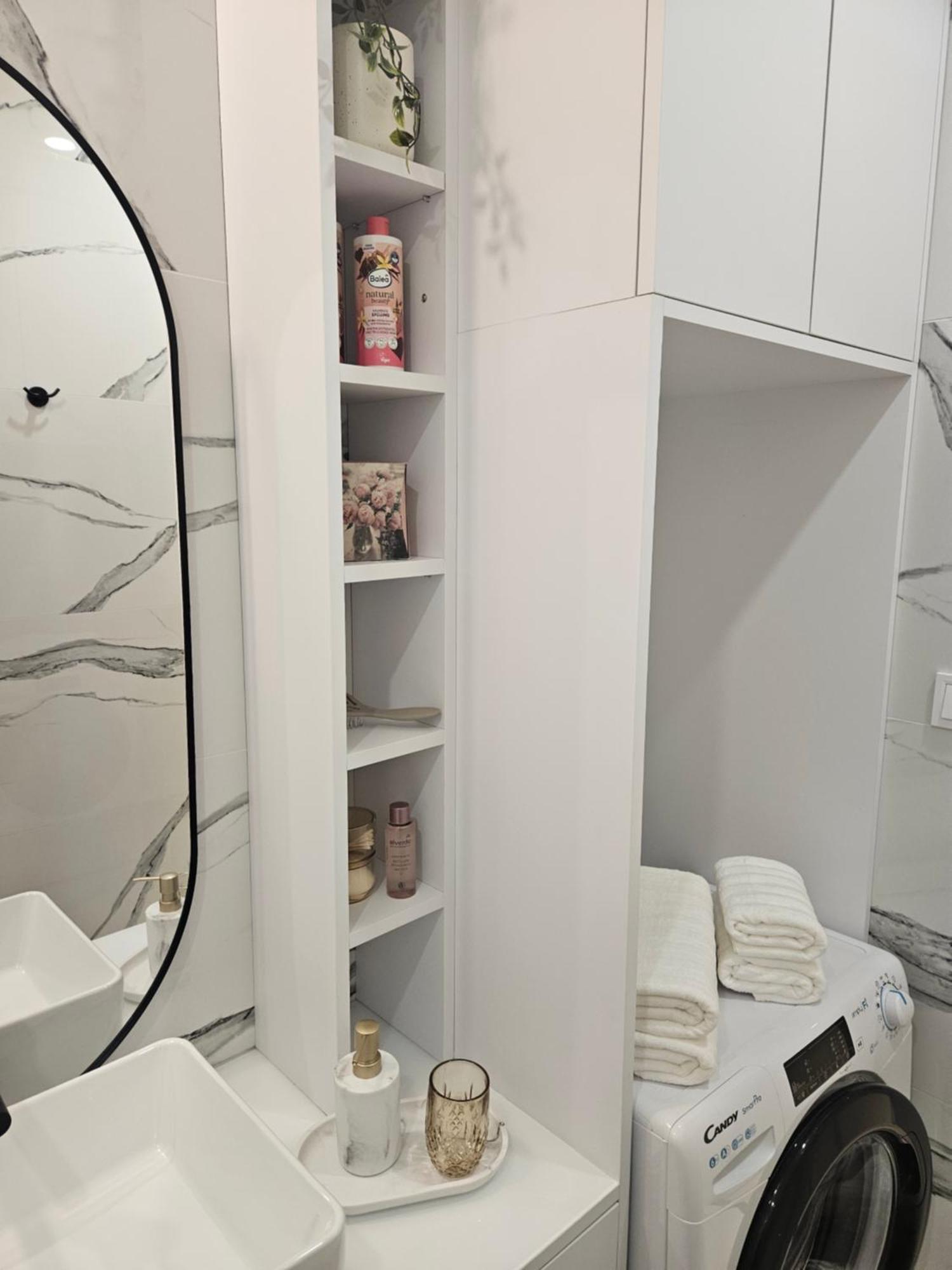 Rose Luxury Apartment & 24H Self Check-In With Private Parking Banska Bystrica Exterior photo