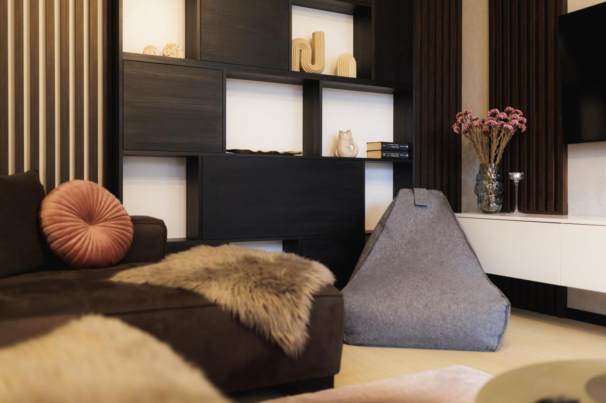Rose Luxury Apartment & 24H Self Check-In With Private Parking Banska Bystrica Exterior photo
